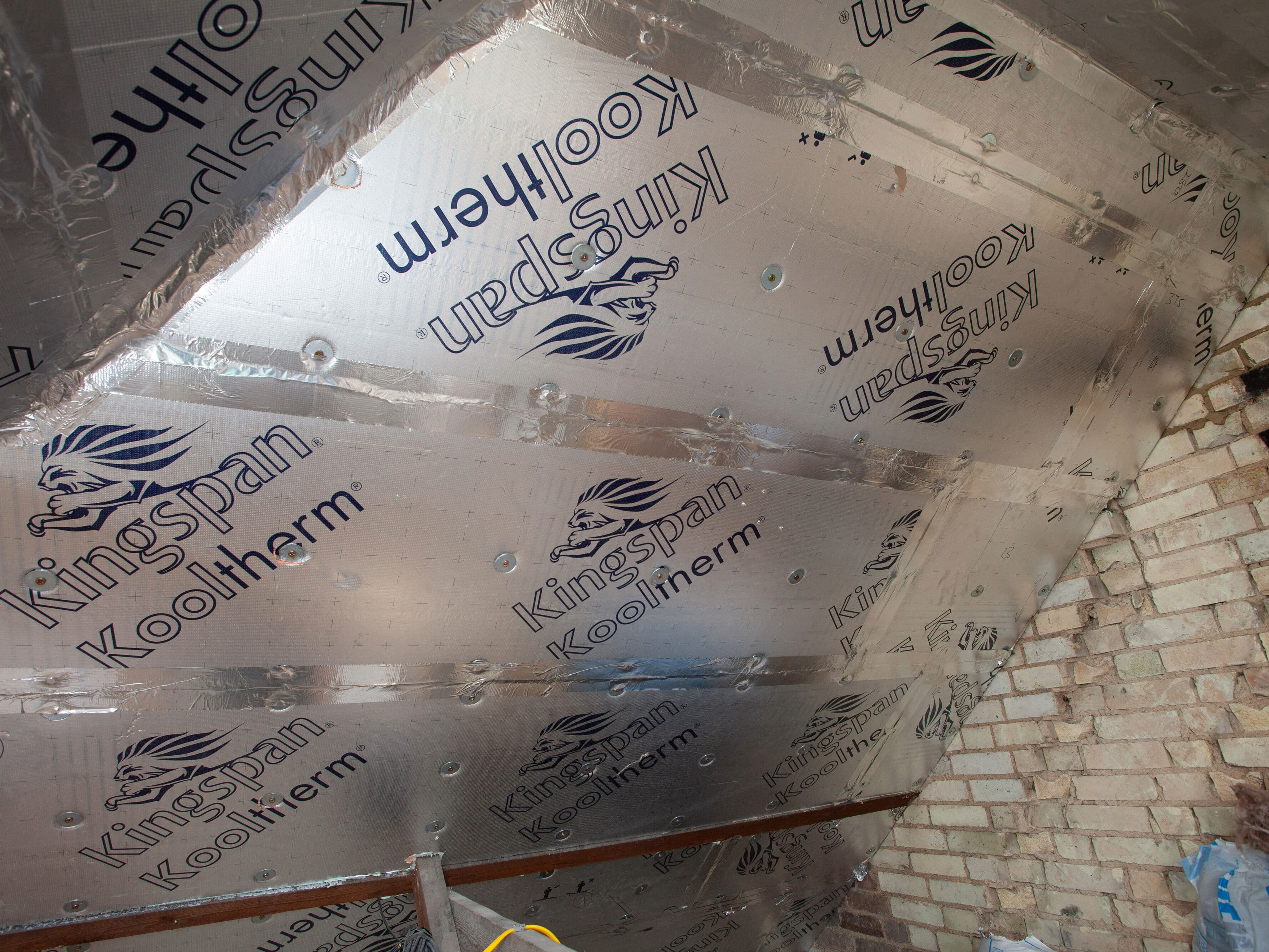 8 things to check before fitting pitched 4:3 roof insulation 8 things to check before fitting pitched 4:3 roof insulation